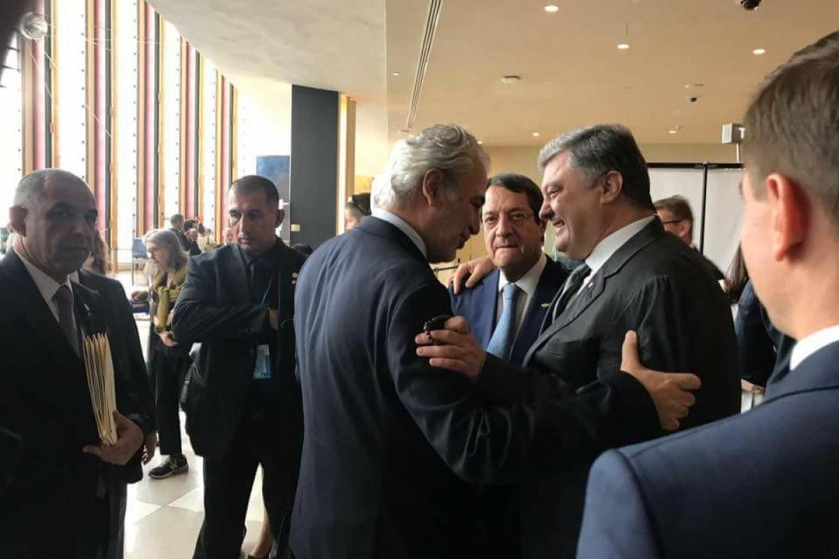 Блогер опубликовал график Порошенко на неделю: От встреч зависит будущее Украины