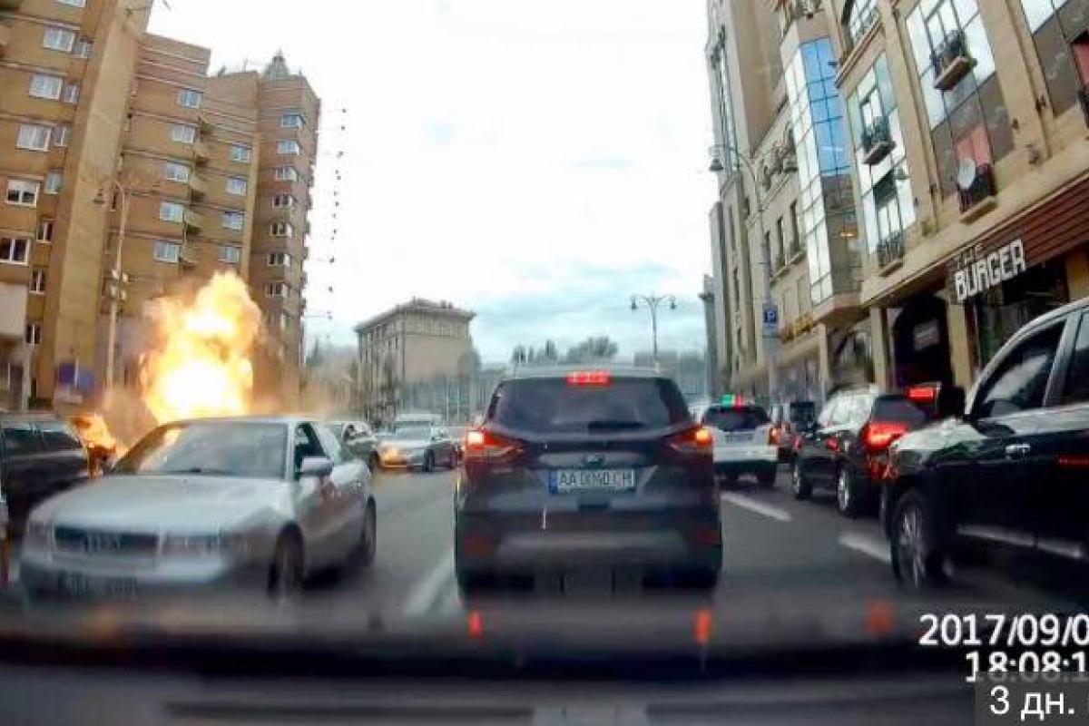 Взрыв автомобиля в центре Киева: отец рассказал о состоянии пострадавшей девочки Взрыв автомобиля в центре Киева: отец рассказал о состоянии пострадавшей девочки
