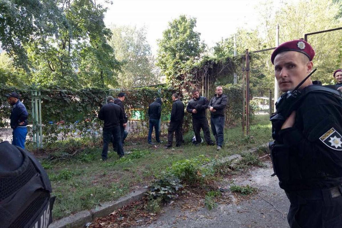 В Киеве неизвестные пытались «отжать» спортклуб: произошла жестокая драка, есть раненые В Киеве неизвестные пытались «отжать» спортклуб: произошла жестокая драка, есть раненые