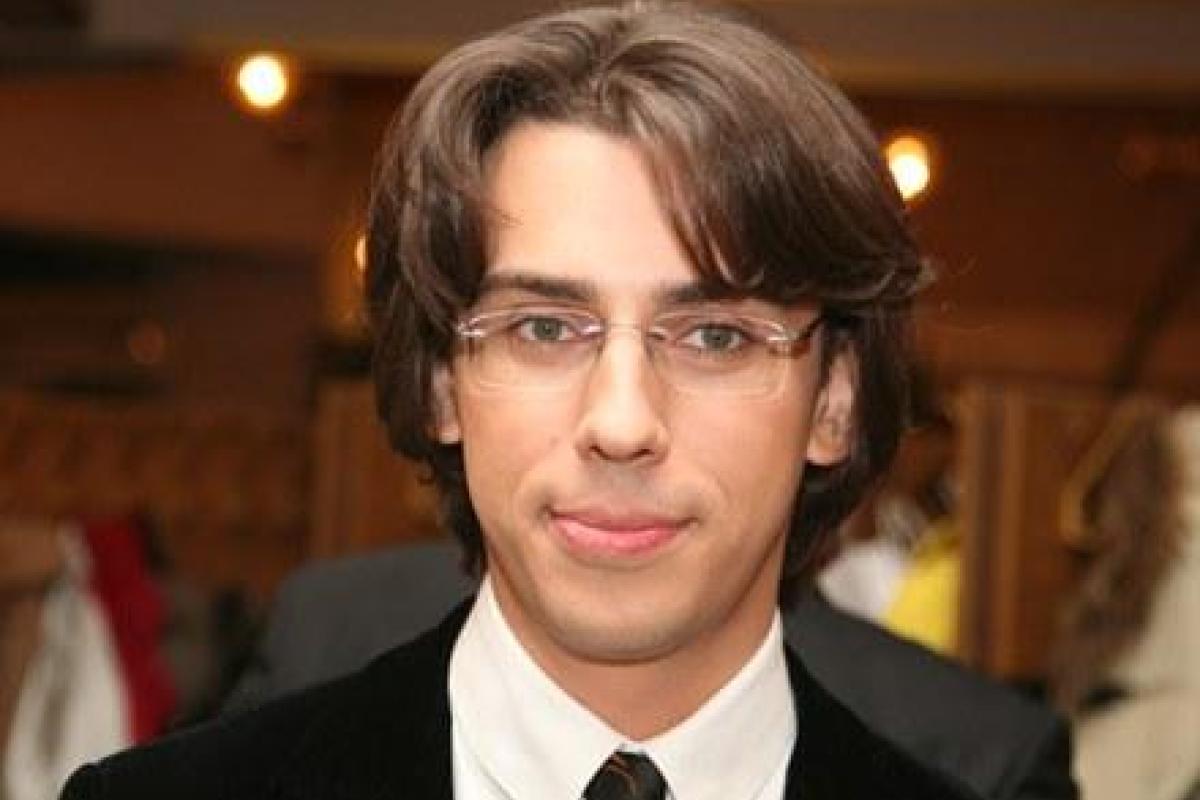 "Ни баб, ни лета": Галкин вошел в образ Ленина и пожаловался на погоду на острове Капри "Ни баб, ни лета": Галкин вошел в образ Ленина и пожаловался на погоду на острове Капри