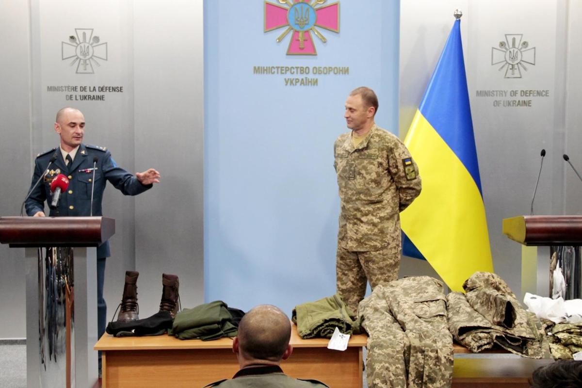 В Минобороны показали, как будет выглядеть зимняя форма ВСУ В Минобороны показали, как будет выглядеть зимняя форма ВСУ