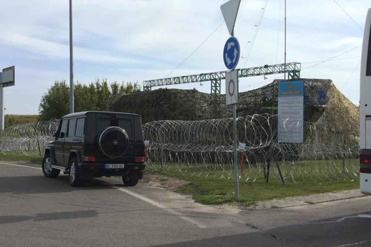 На КПП Краковец прибыла колонна Штаба блокады и ветеранов батальона "Донбасс" На КПП Краковец прибыла колонна Штаба блокады и ветеранов батальона "Донбасс"