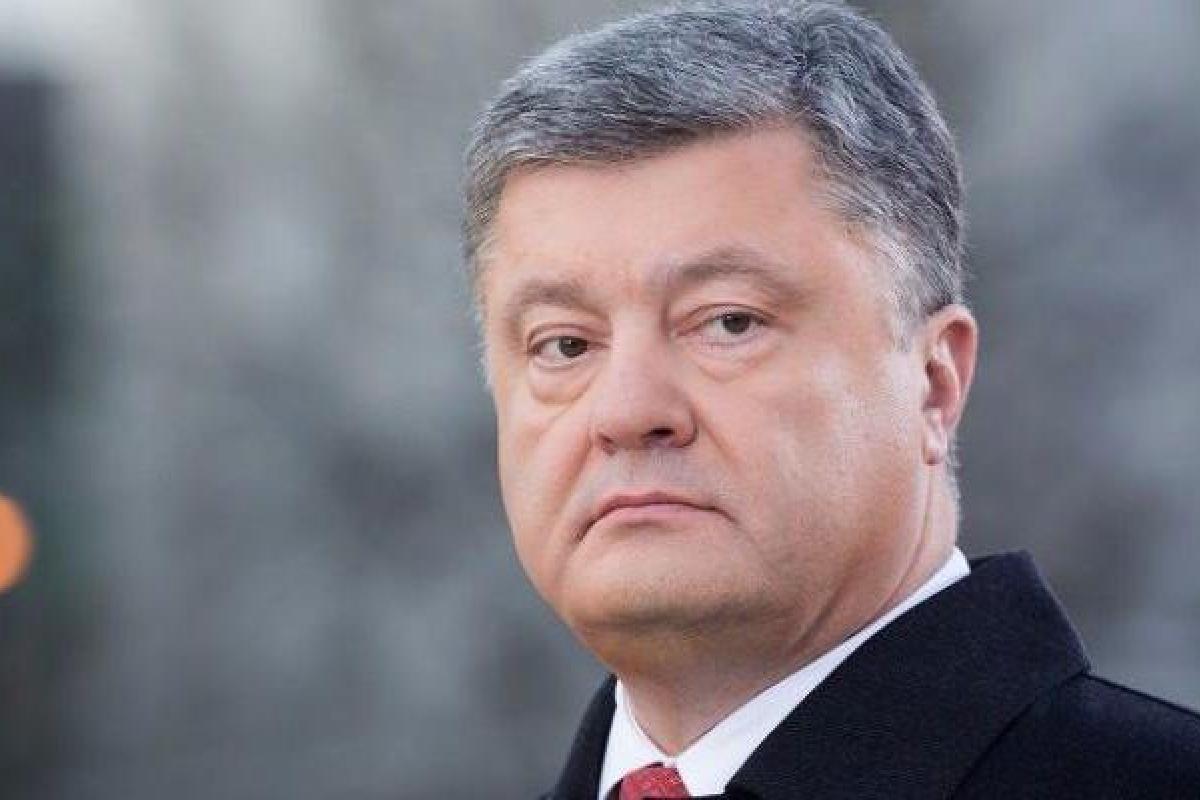 Всегда на передовой: Порошенко попал в экстренный выпуск новостей Всегда на передовой: Порошенко попал в экстренный выпуск новостей