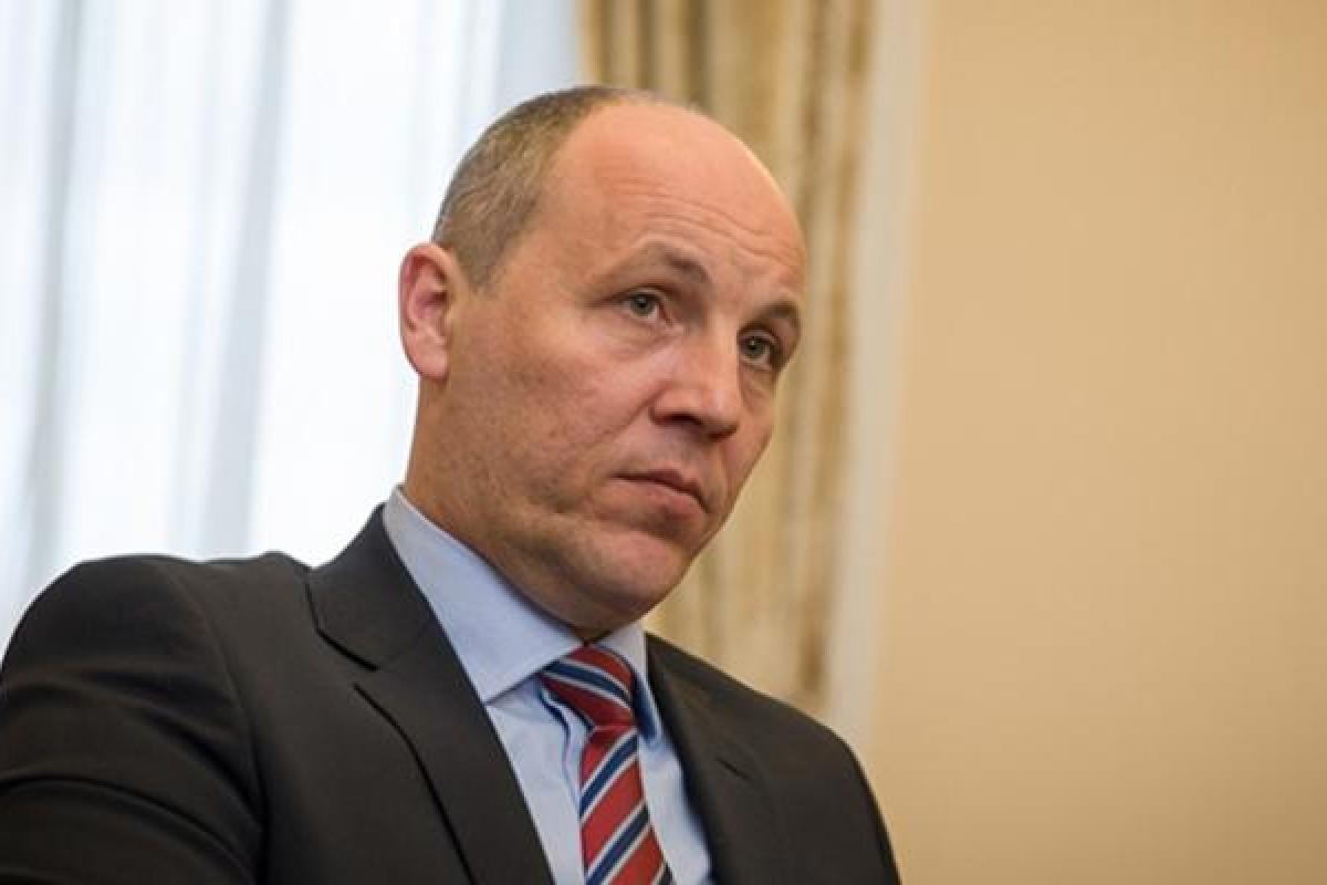 Андрей Парубий подписал Закон Украины "Об образовании" Андрей Парубий подписал Закон Украины "Об образовании"