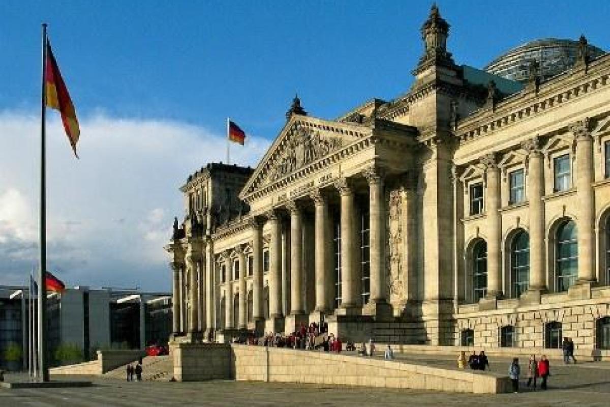 В Германии начались выборы в парламент