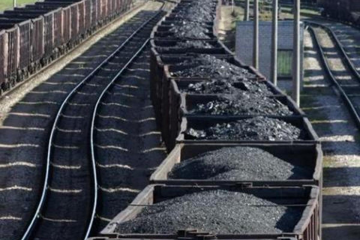 Россия торгует углем с оккупированного Донбасса, - Bloomberg