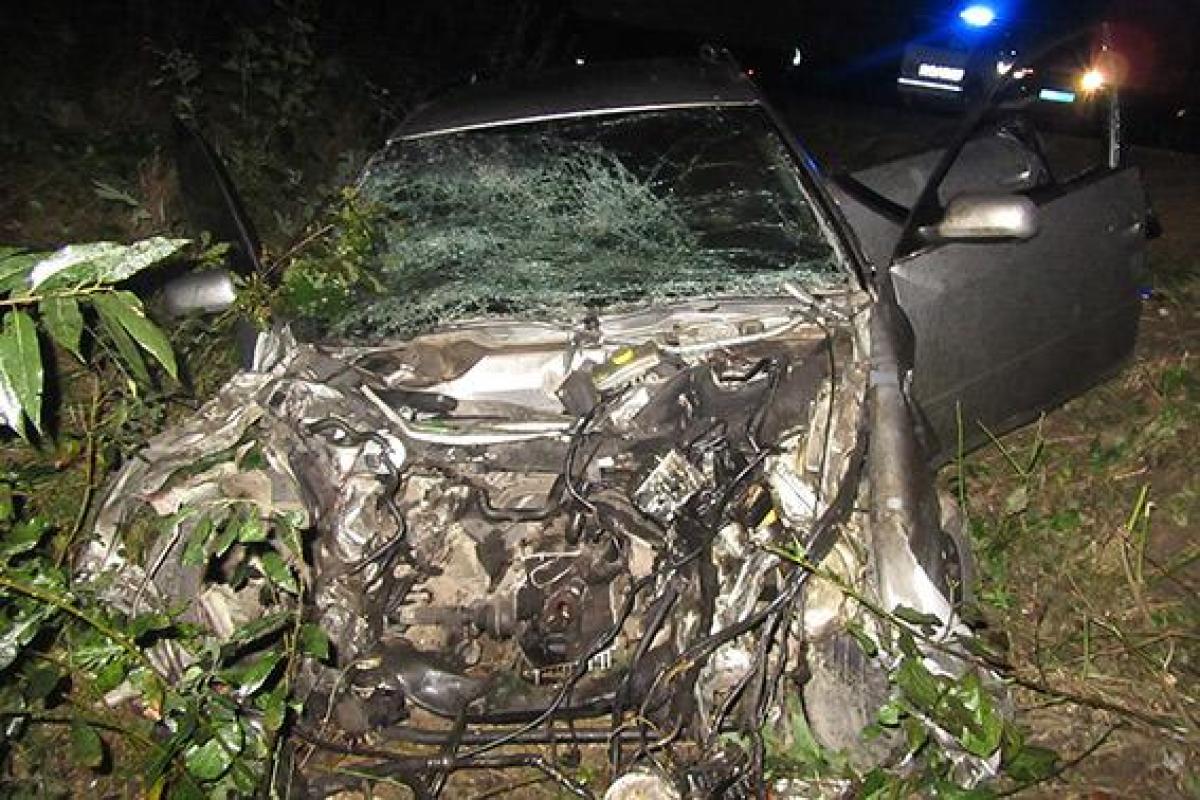 В Коломые произошло страшное ДТП: легковушка столкнулась с грузовиком В Коломые произошло страшное ДТП: легковушка столкнулась с грузовиком