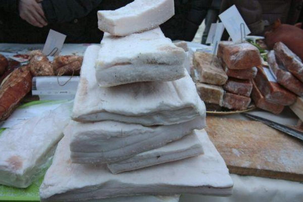 Боевики "ДНР" запретили ввоз продуктов из свинины в "республику" Боевики "ДНР" запретили ввоз продуктов из свинины в "республику"