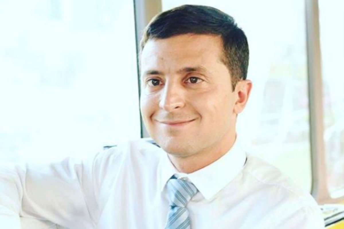 Зеленский очаровал поклонников своим косоглазием Зеленский очаровал поклонников своим косоглазием