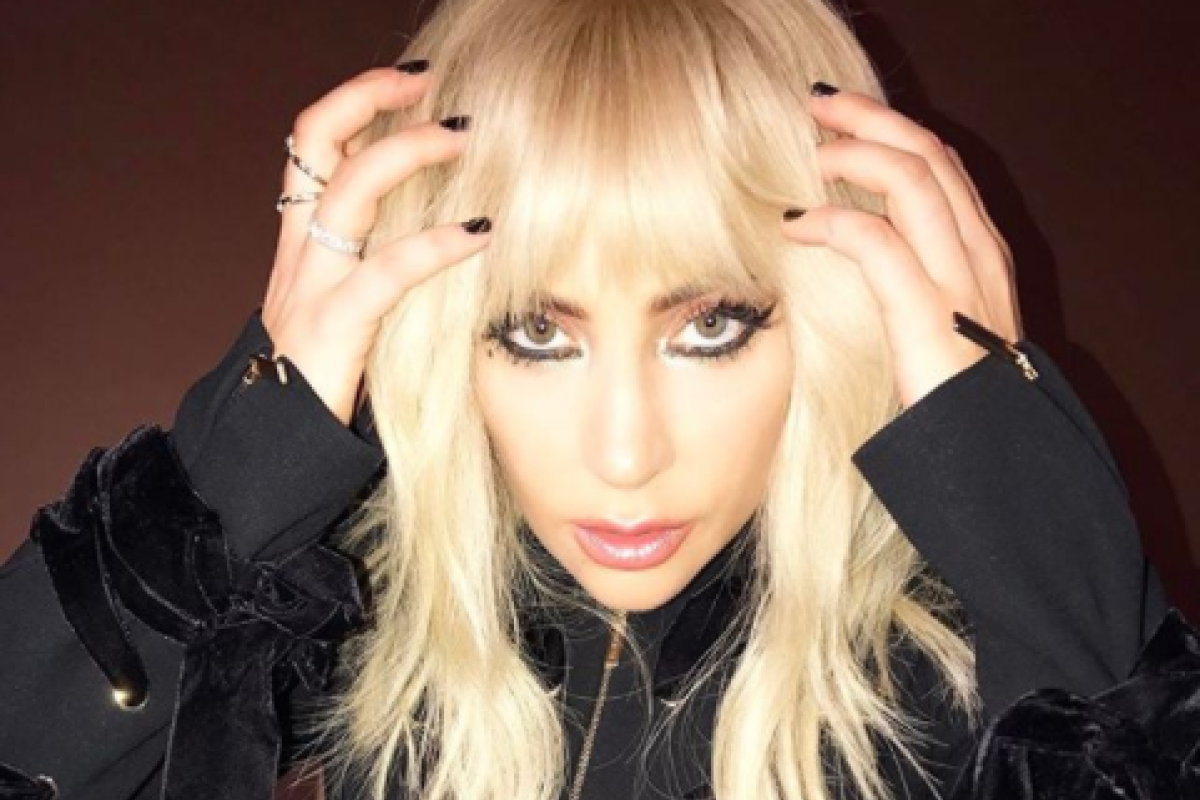 Леди Гага госпитализирована из-за сильных болей Леди Гага госпитализирована из-за сильных болей