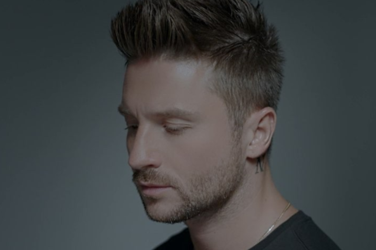 Сергей Лазарев снял своего сына в клипе с рейтингом "18+"