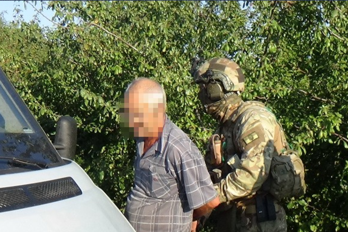 На Донетчине СБУ задержала информатора боевиков "ДНР" На Донетчине СБУ задержала информатора боевиков "ДНР"