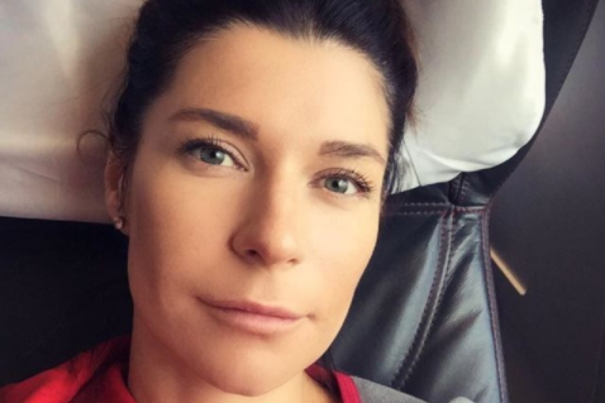 Побледнели даже стюардессы: звезда "Ворониных" Екатерина Волкова рассказала о страшном полете Побледнели даже стюардессы: звезда "Ворониных" Екатерина Волкова рассказала о страшном полете