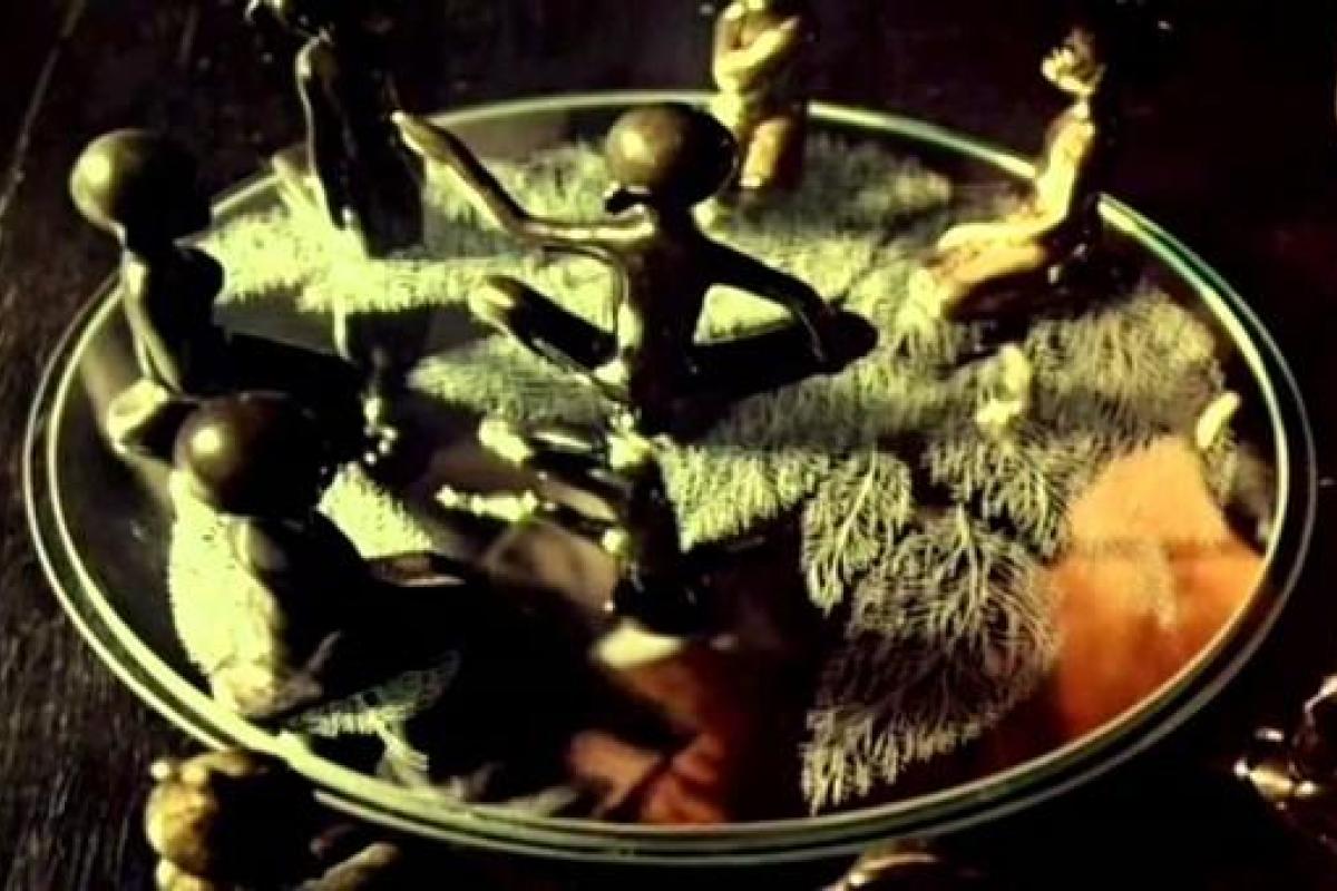 "Десять негритят": блогер рассказал о массовом падеже российских дипломатов