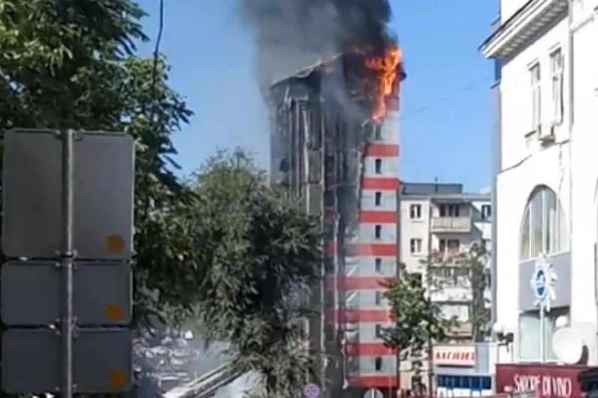 В Ростове-на-Дону горит гостиница: есть жертвы В Ростове-на-Дону горит гостиница: есть жертвы