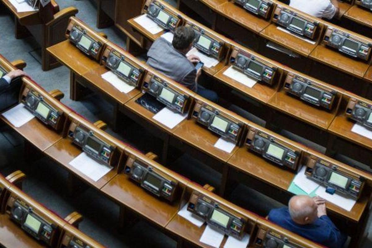 Политолог: Снятие неприкосновенности с нардепов может дать неожиданный и позитивный эффект