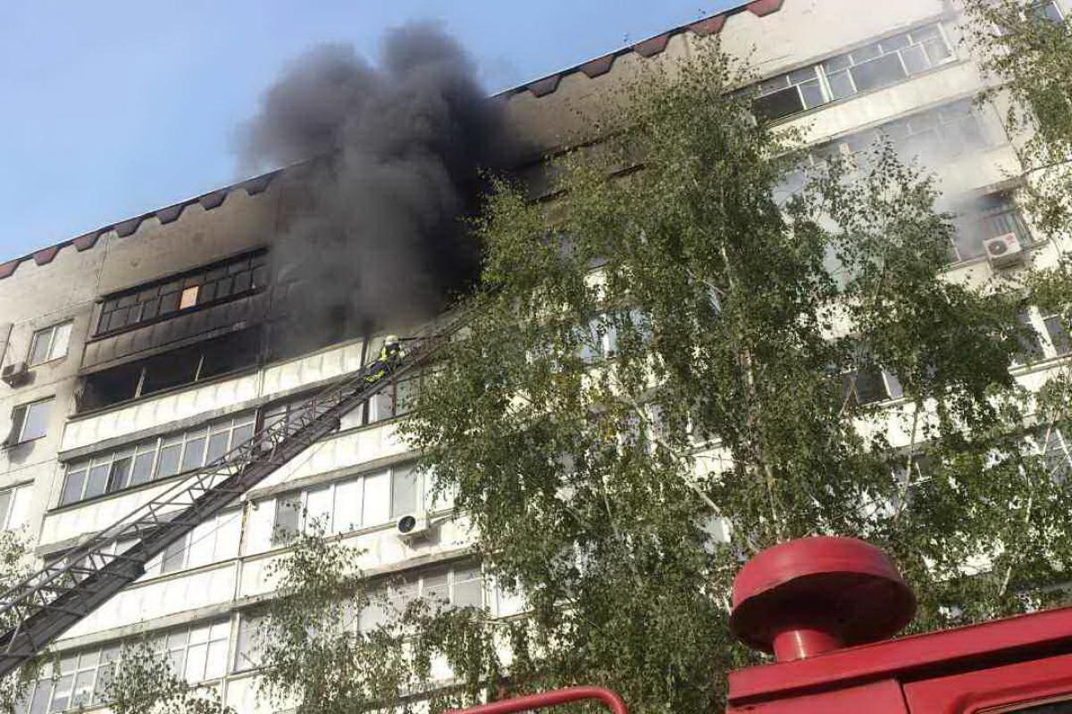 В Харьковской области горит три квартиры: спасены 11 человек, еще более двадцати были эвакуированы В Харьковской области горит три квартиры: спасены 11 человек, еще более двадцати были эвакуированы