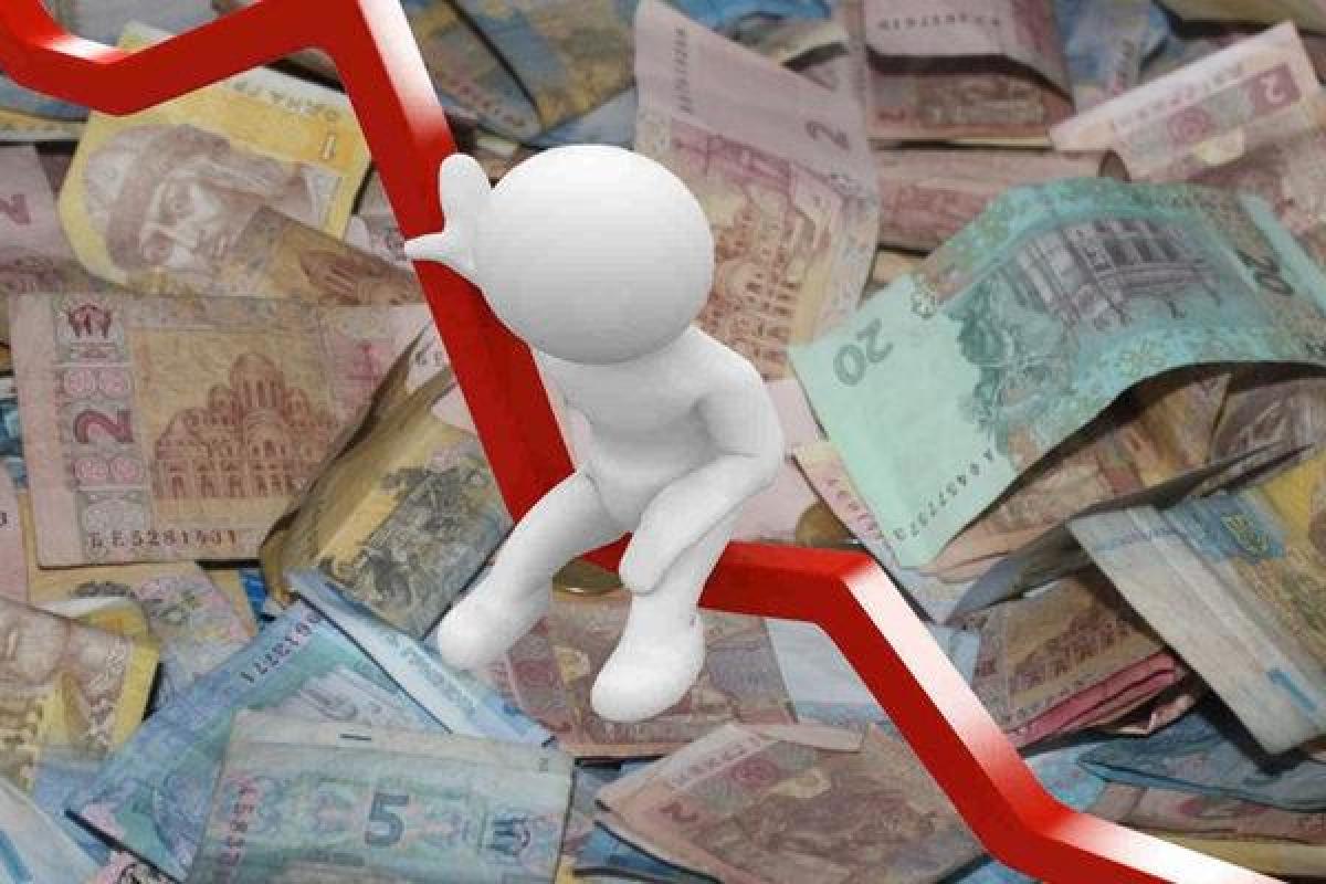 Доходы украинцев обесценятся: эксперт рассказал, как выгодно хранить деньги при девальвации гривны Доходы украинцев обесценятся: эксперт рассказал, как выгодно хранить деньги при девальвации гривны