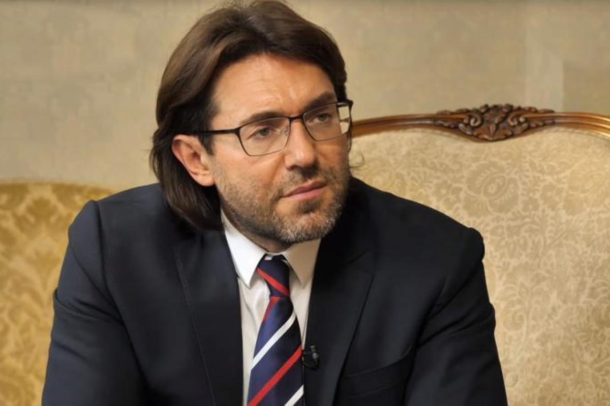 "Наташа, прости": Шоумен Малахов изменяет своей жене "Наташа, прости": Шоумен Малахов изменяет своей жене