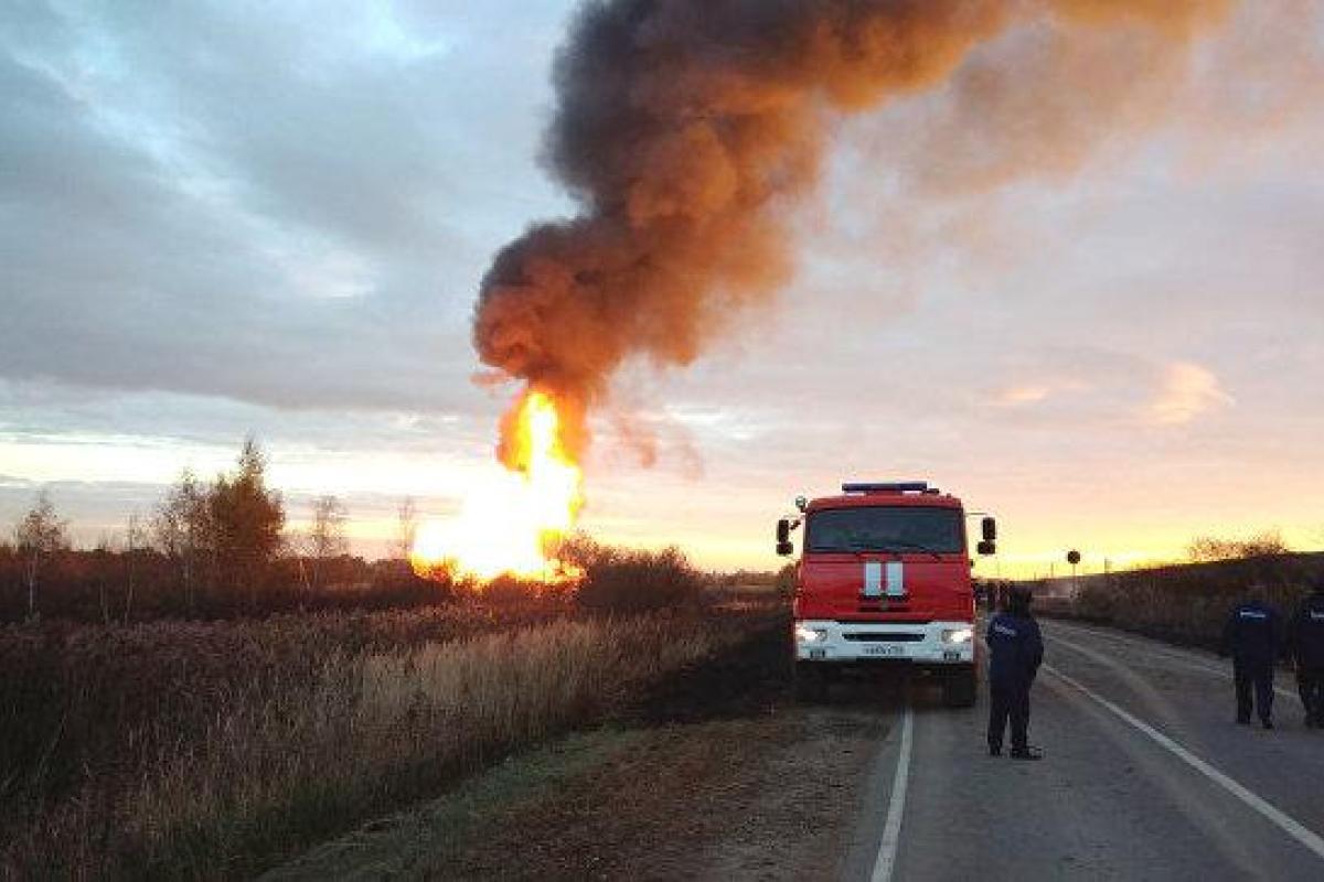 В Подмосковье взорвался газопровод: обнародовано видео мощного пламени В Подмосковье взорвался газопровод: обнародовано видео мощного пламени