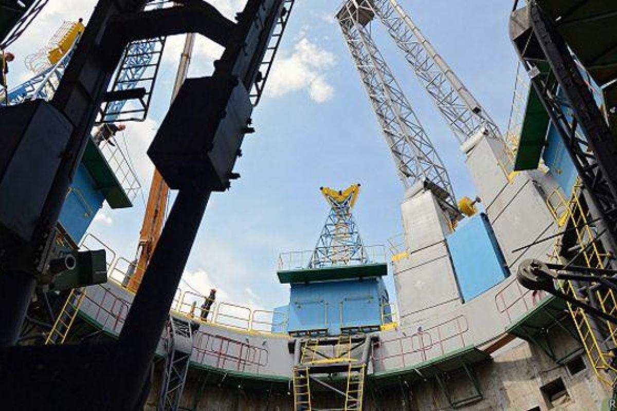 На космодроме "Восточный", который изобразили на новых рублях, работники голодают из-за невыплаты зарплат