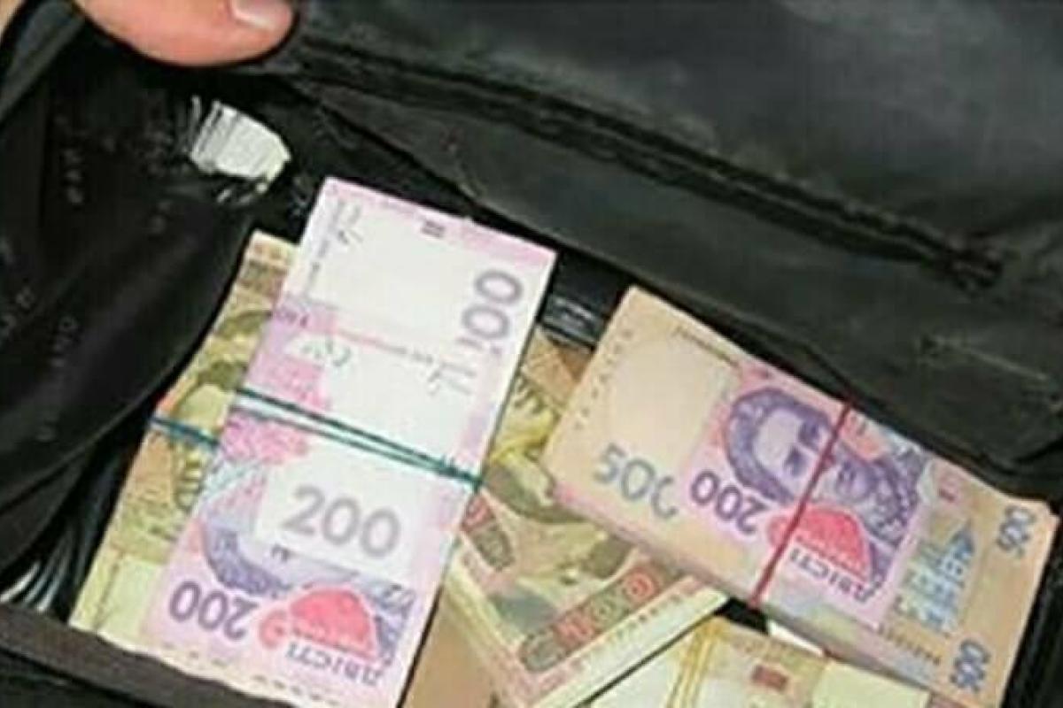 В Киеве произошло ЧП: неизвестные в масках украли из автомобиля киевлянина 1 млн гривен