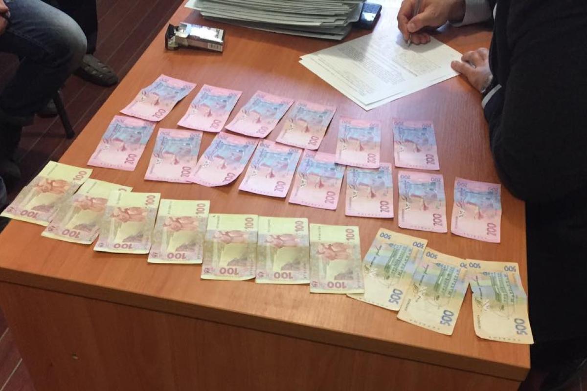 В Краматорске задержан мужчина, который пытался дать взятку полицейскому В Краматорске задержан мужчина, который пытался дать взятку полицейскому