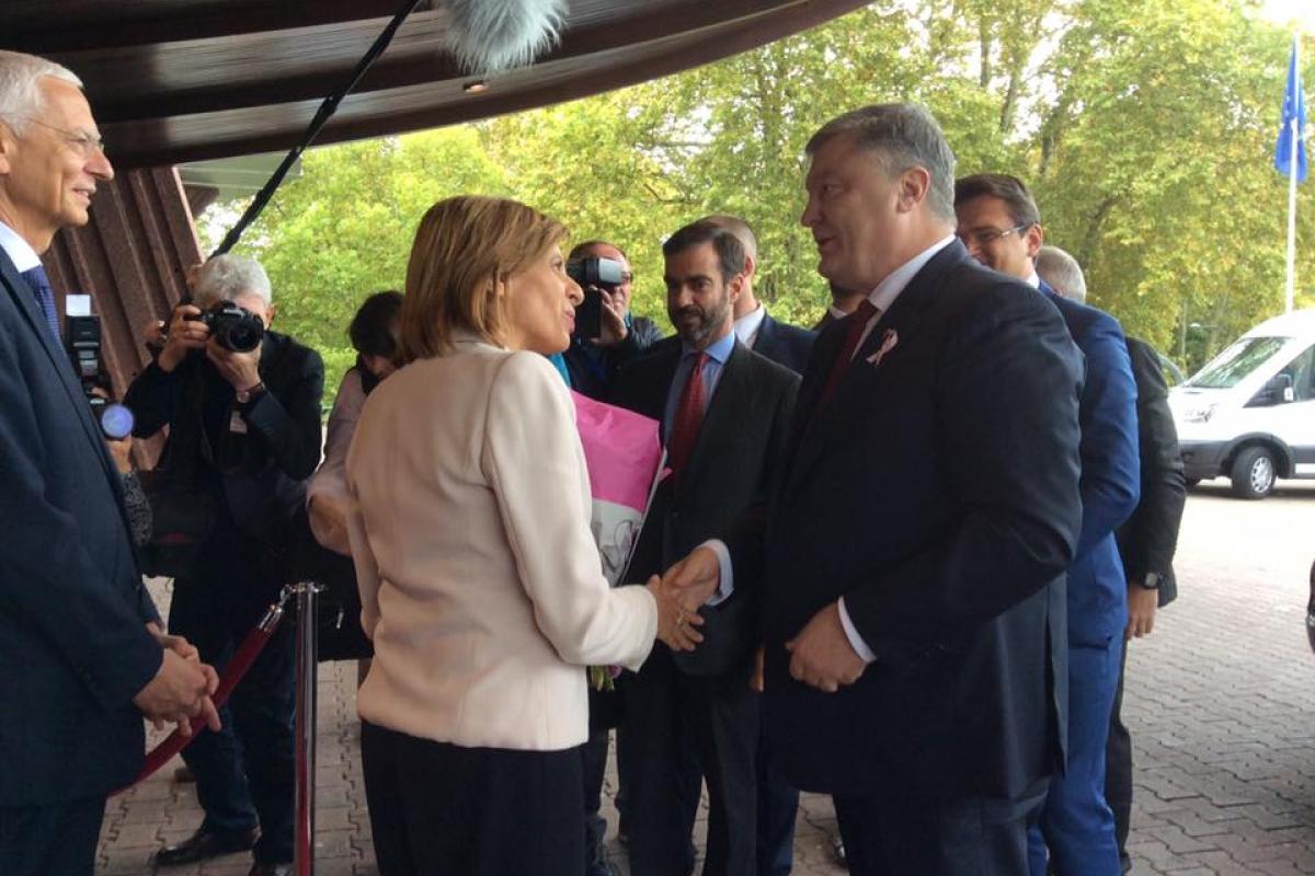 Геращенко: Порошенко во время выступления в ПАСЕ посвятил отдельный блок теме заложников Геращенко: Порошенко во время выступления в ПАСЕ посвятил отдельный блок теме заложников