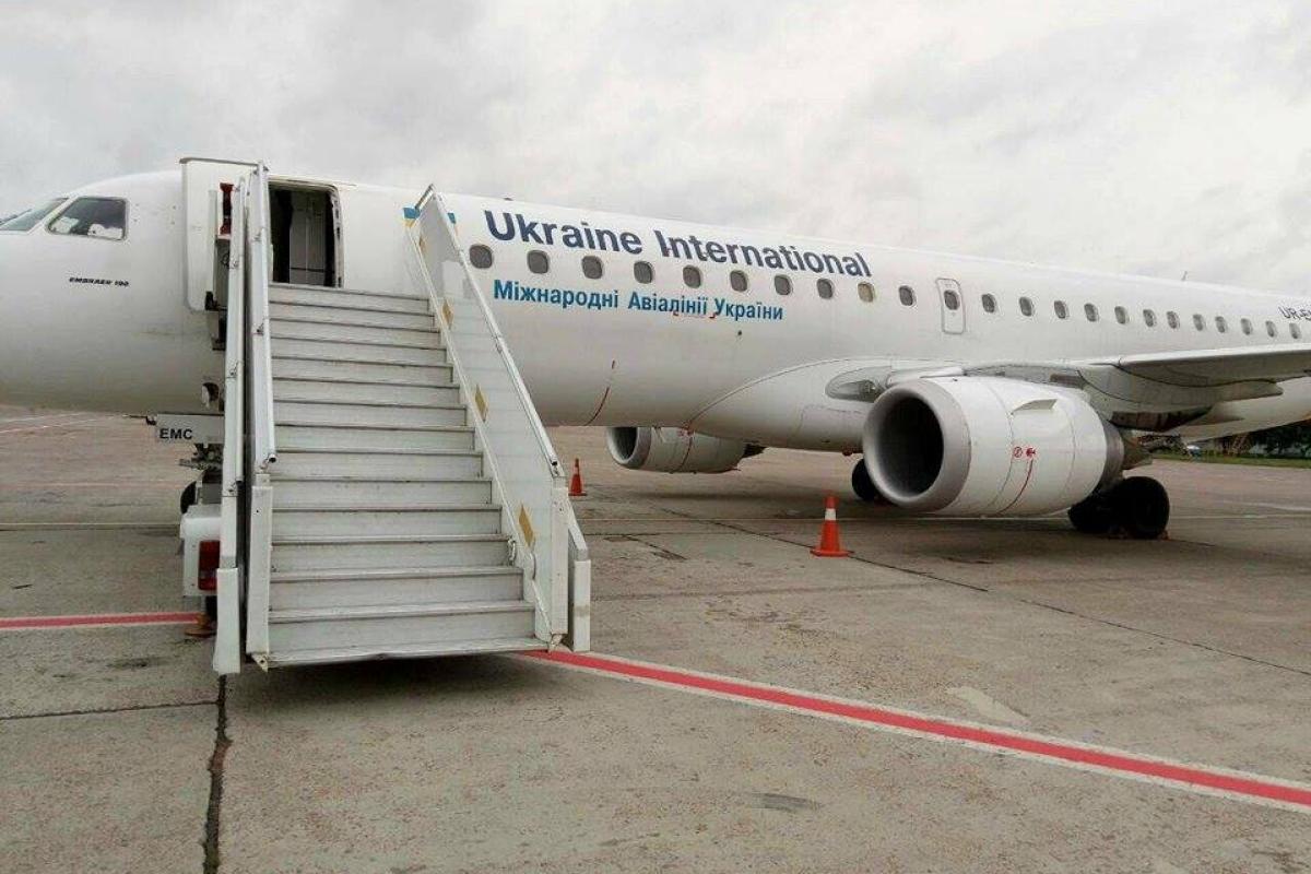 В аэропорту "Борисполь" сняли с самолета подозреваемого в убийстве В аэропорту "Борисполь" сняли с самолета подозреваемого в убийстве