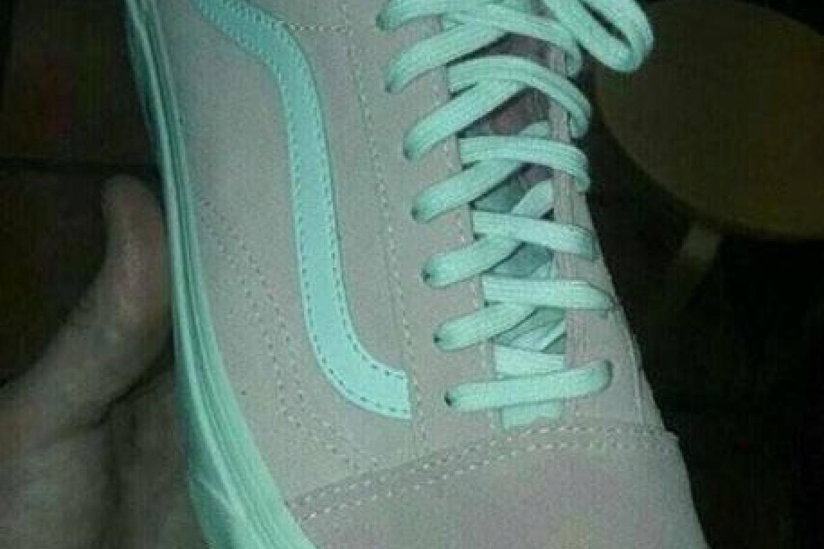 Какого цвета кеды? Сеть захватила новая головоломка Какого цвета кеды? Сеть захватила новая головоломка