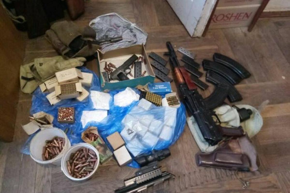 В Виннице местный житель организовал нелегальную оружейную мастерскую В Виннице местный житель организовал нелегальную оружейную мастерскую