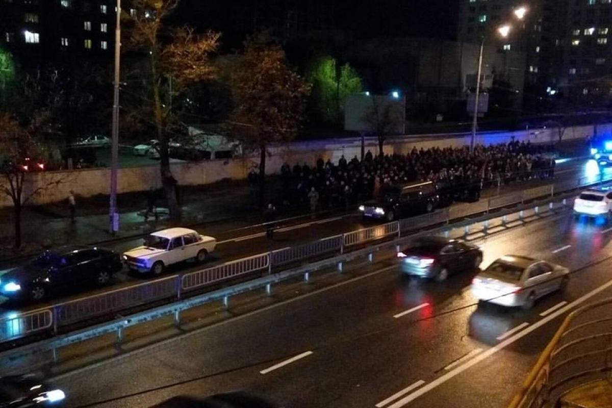 В Киеве провели в последний путь погибшего охранника Мосийчука: появились кадры В Киеве провели в последний путь погибшего охранника Мосийчука: появились кадры