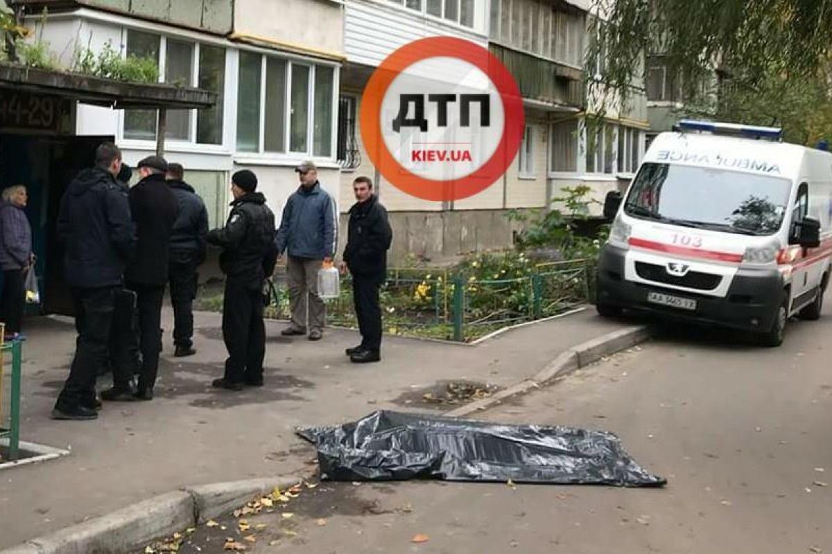 В Киеве мужчина выбросился с 6 этажа В Киеве мужчина выбросился с 6 этажа