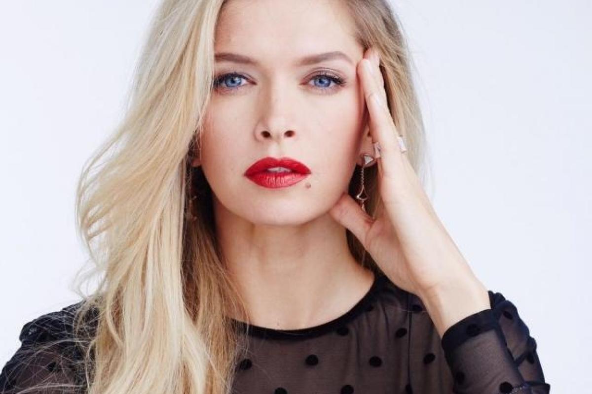 "Выросла от счастья": Певица Вера Брежнева продемонстрировала поклонникам свой рост