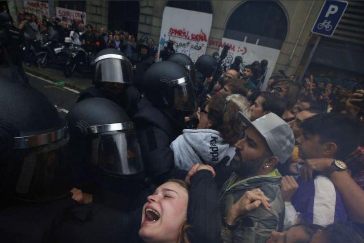 В результате беспорядков в Испании пострадали около 340 человек - СМИ