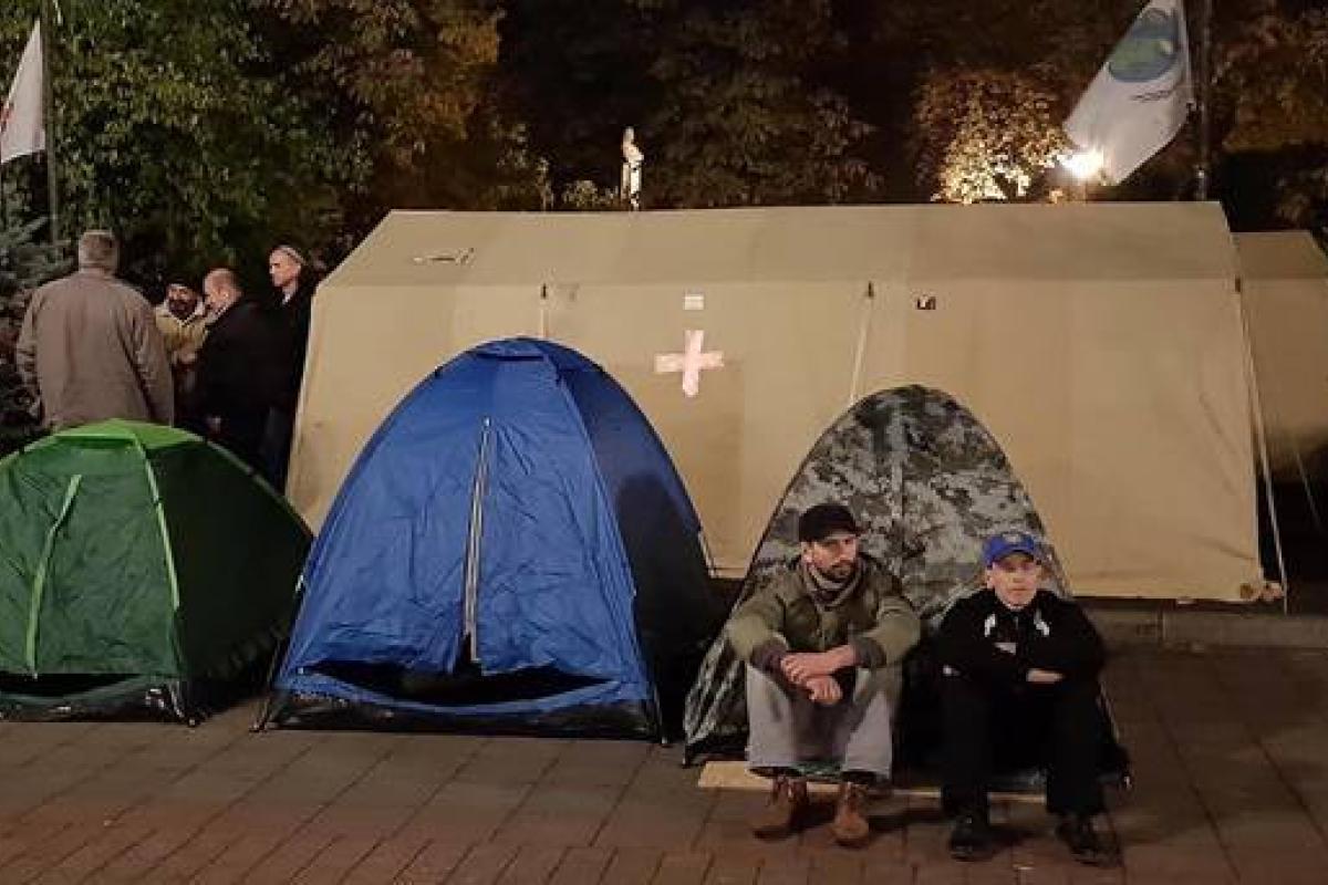 Журналист рассказал о проблемах и парадоксах протестов под Радой Журналист рассказал о проблемах и парадоксах протестов под Радой