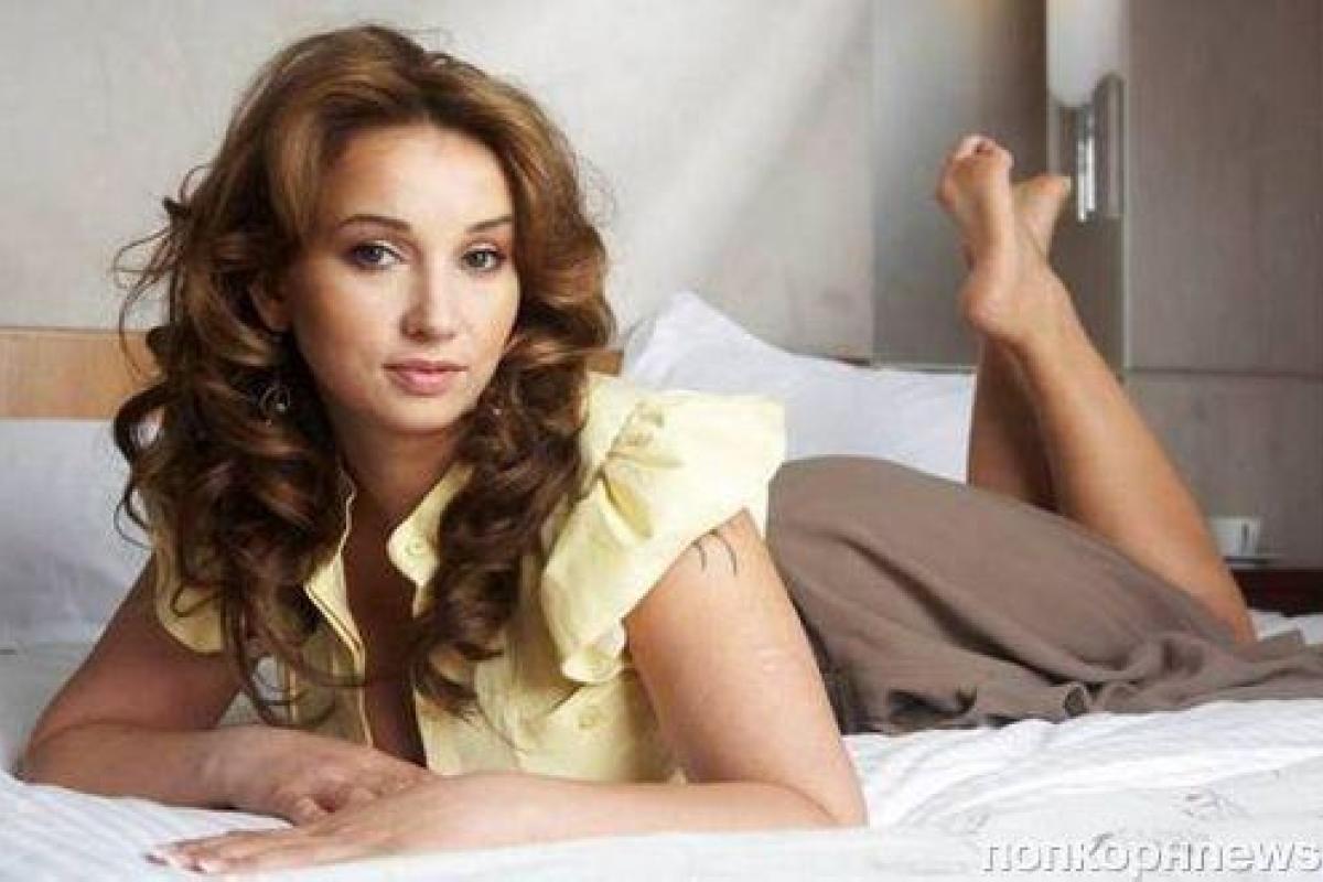 "Занялась экстримом": Телеведущая Анфиса Чехова поразила поклонников фото с крыши "Занялась экстримом": Телеведущая Анфиса Чехова поразила поклонников фото с крыши