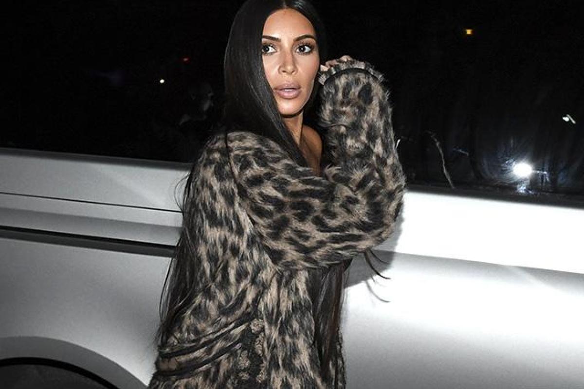 Ким Кардашьян шокировала общественность, появившись в прозрачном белье Ким Кардашьян шокировала общественность, появившись в прозрачном белье