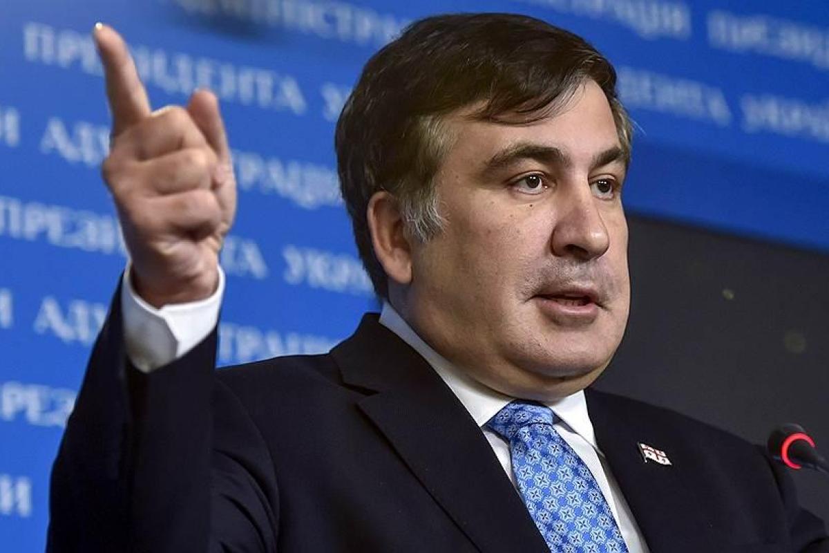 Саакашвили "переезжает" в палаточный городок под Радой Саакашвили "переезжает" в палаточный городок под Радой