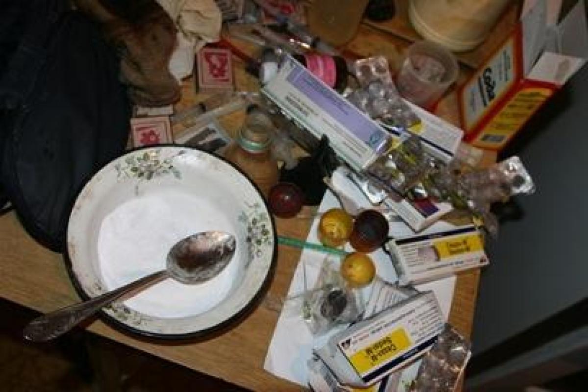 Полицейские изъяли у харьковчанина наркотические вещества Полицейские изъяли у харьковчанина наркотические вещества