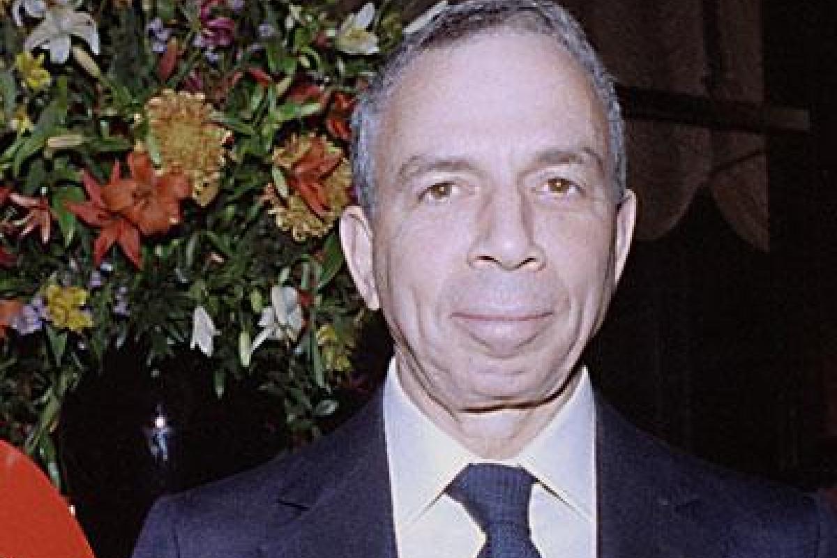 В Нью-Йорке скончался основатель женского журнала Vogue