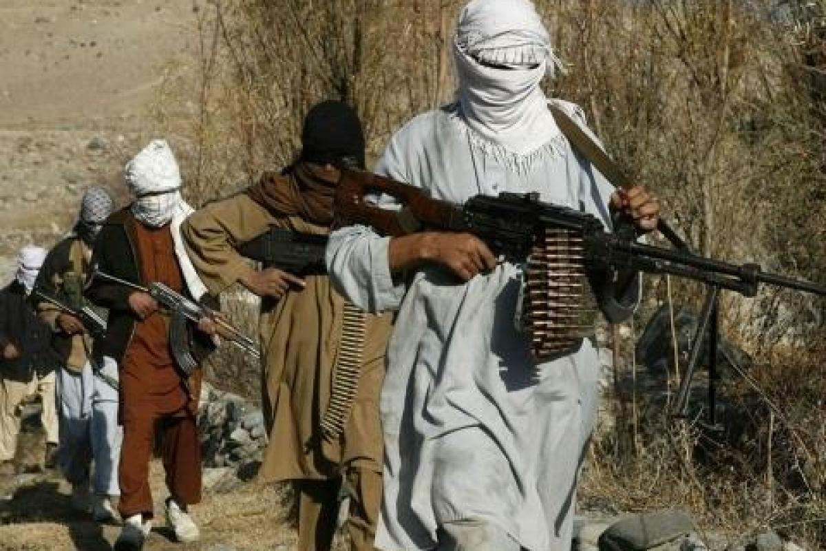 В Афганистане погибли 70 человек из-за нападения талибов В Афганистане погибли 70 человек из-за нападения талибов