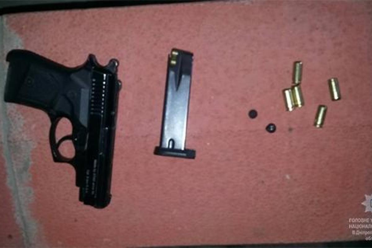 В Кривом Роге задержали мужчину, который стрелял по людям в кафе В Кривом Роге задержали мужчину, который стрелял по людям в кафе