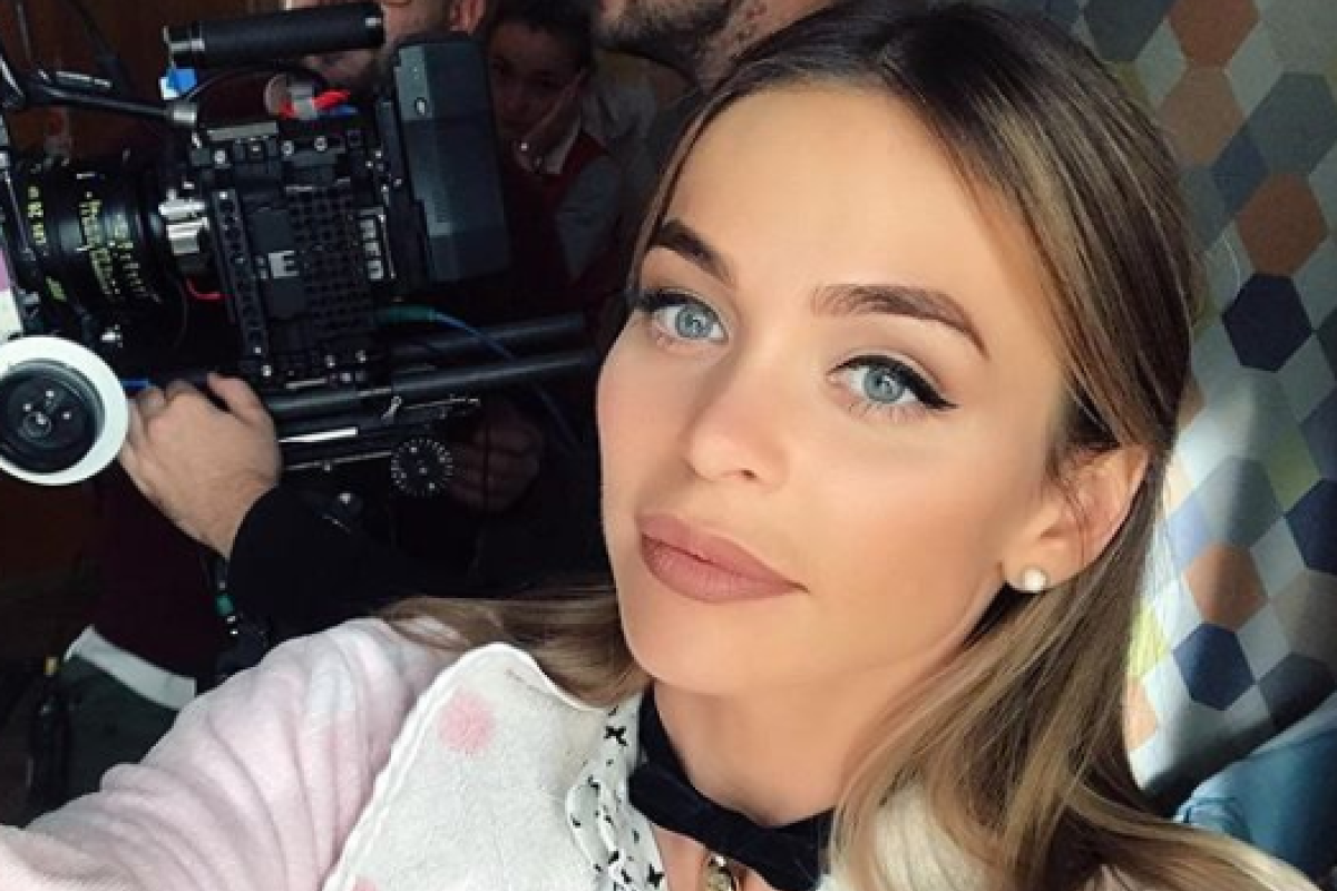 На звезду "Универа" ополчились в сети за странное поздравление Путину На звезду "Универа" ополчились в сети за странное поздравление Путину