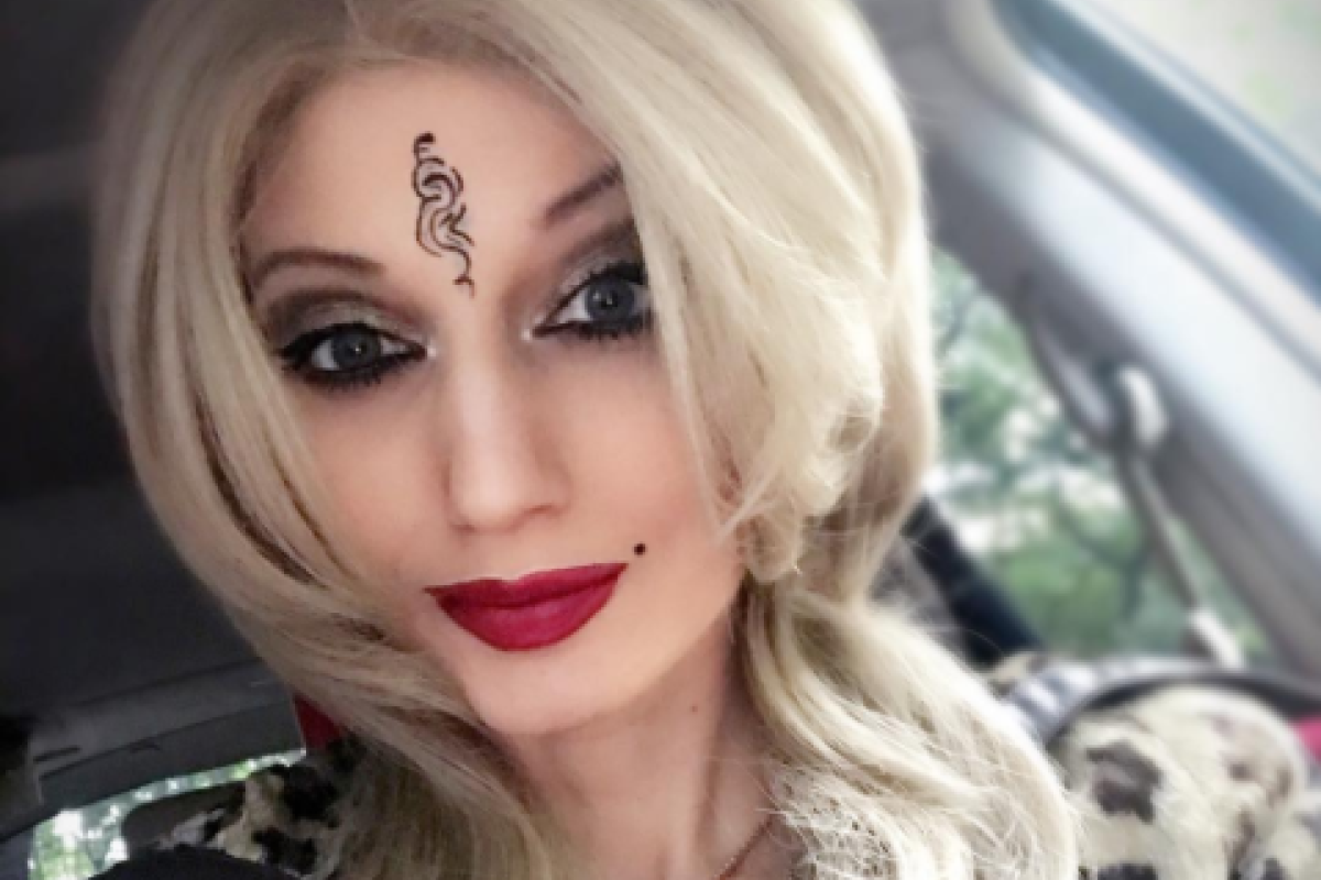 Российская певица после года борьбы с раком вышла на подиум Российская певица после года борьбы с раком вышла на подиум