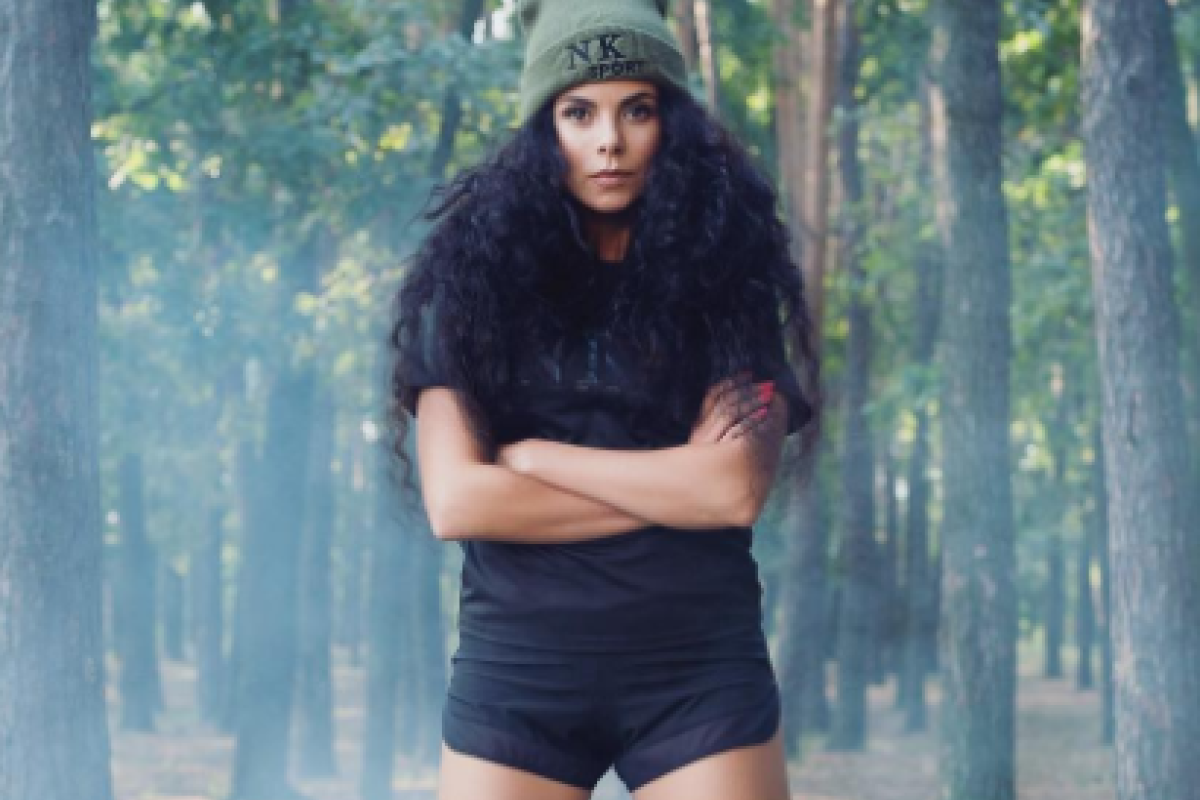 Фанаты обсуждают "мистическое" фото Насти Каменских