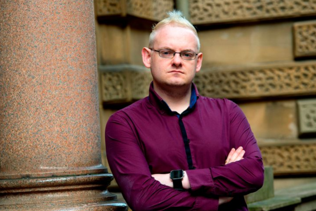 Известный режиссер хотел совершить суицид после изнасилования пьяной женщиной Известный режиссер хотел совершить суицид после изнасилования пьяной женщиной