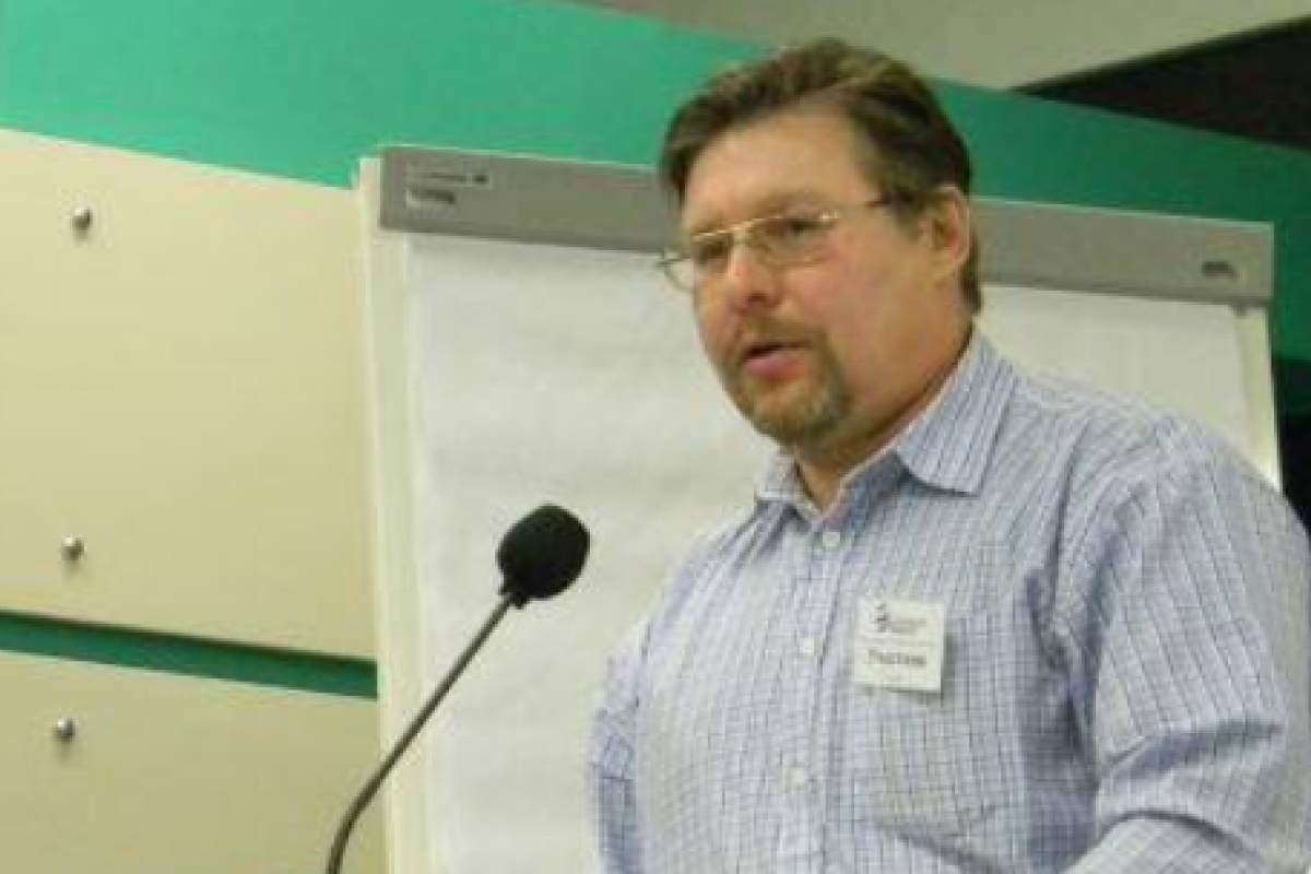 "Фашизм свирепствует на улицах России": В Москве умер оппозиционер Алексей Строганов "Фашизм свирепствует на улицах России": В Москве умер оппозиционер Алексей Строганов