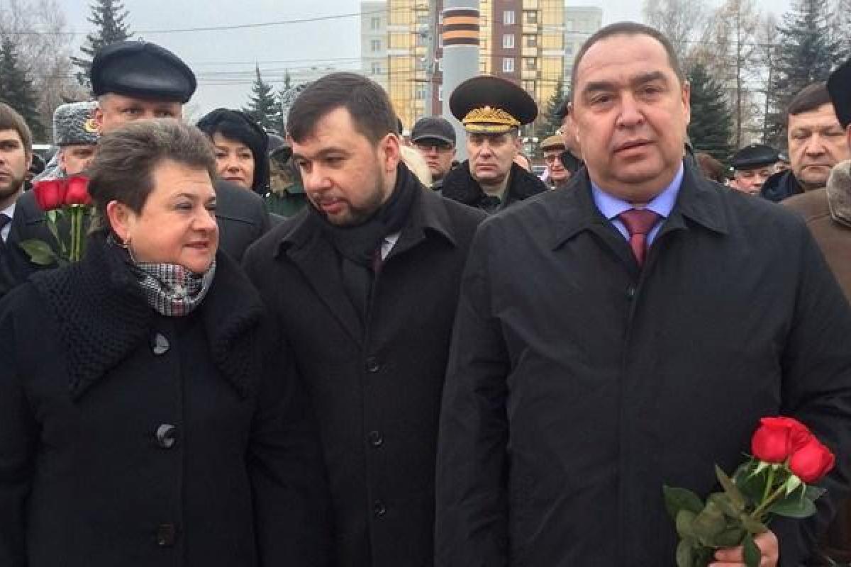 Плотницкий и Пушилин отметили "День народного единства" в России: появились фото Плотницкий и Пушилин отметили "День народного единства" в России: появились фото