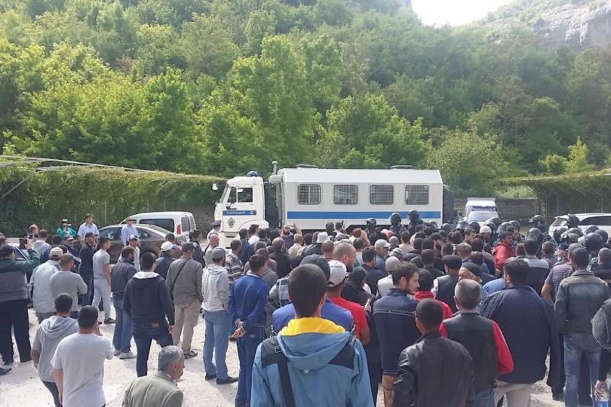 Оккупанты устроили очередные обыски в Крыму у крымскотатарских активистов Оккупанты устроили очередные обыски в Крыму у крымскотатарских активистов